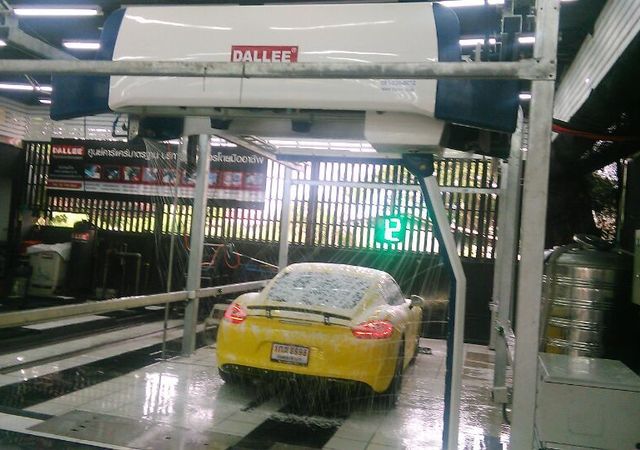 automatic wash car