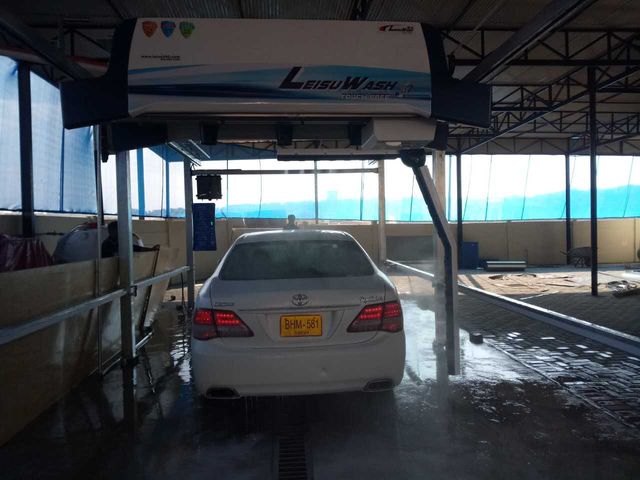 automatic car washing