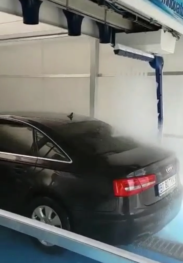 Sistem automat de spălare auto