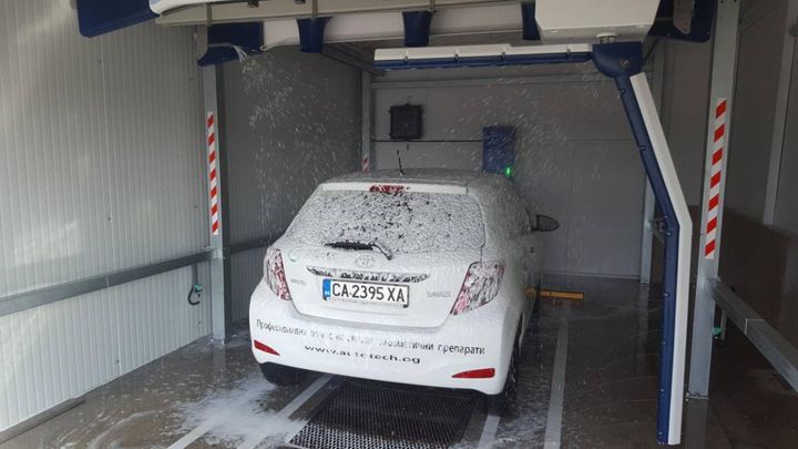 автоматична система за измиване на автомобили без докосване