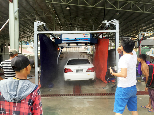 automatic high pressure car washing